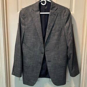 NWOT gorgeous Mens grey and white sports coat by Jos A Bank. Size 40 regular